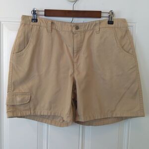 Crazy Horse khaki zippered front cargo shorts